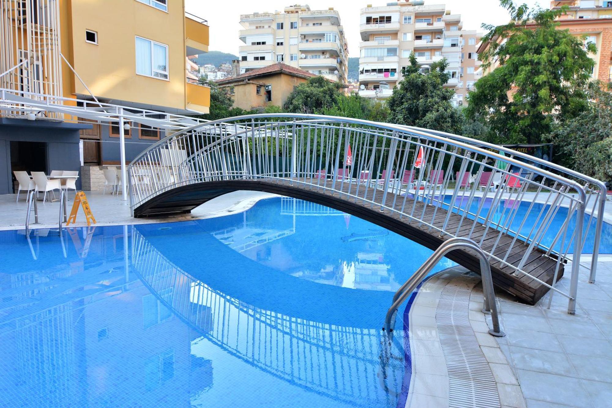 אלאניה Rose Garden Apart Hotel מראה חיצוני תמונה