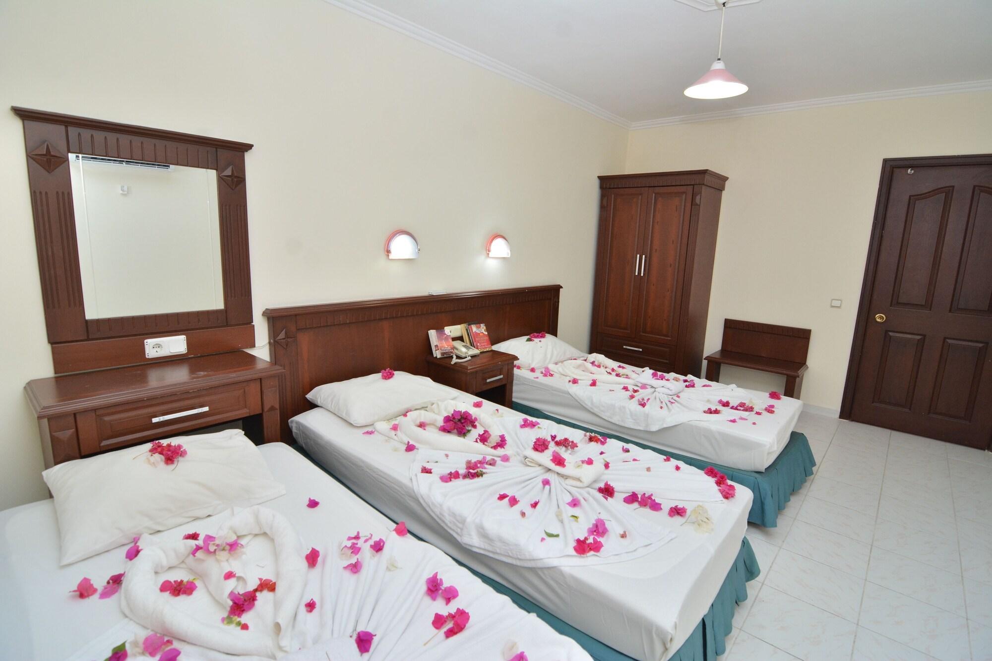 אלאניה Rose Garden Apart Hotel מראה חיצוני תמונה